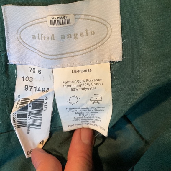 Formal floor length gown hunter green size 4 great condition - Picture 6 of 6